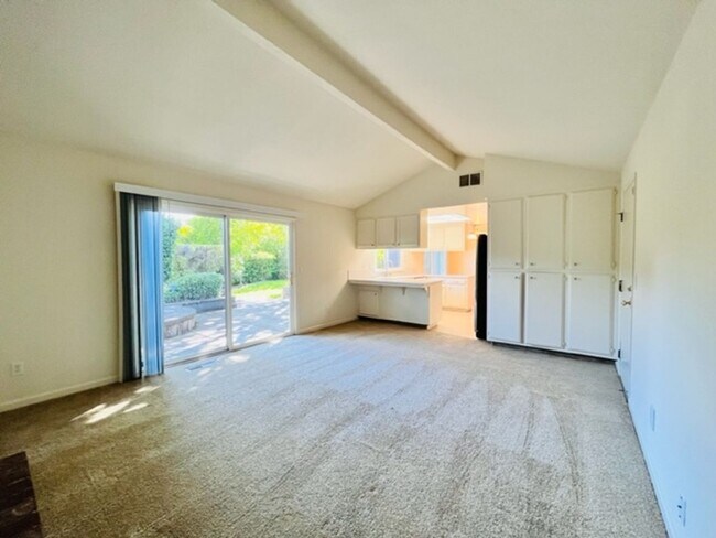 Building Photo - Charming 4BD/2BA, Single-Story Ranch-Style...