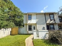 Building Photo - Completely remodeled 2 bedroom 1.5 bath to...