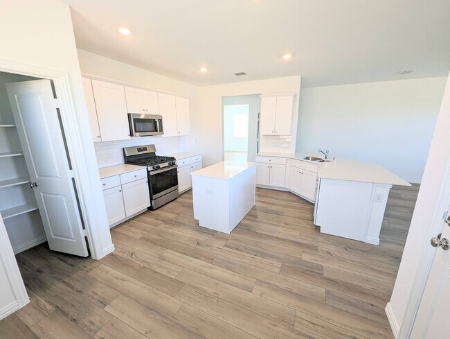 Building Photo - 14821 Lone Rock Lane