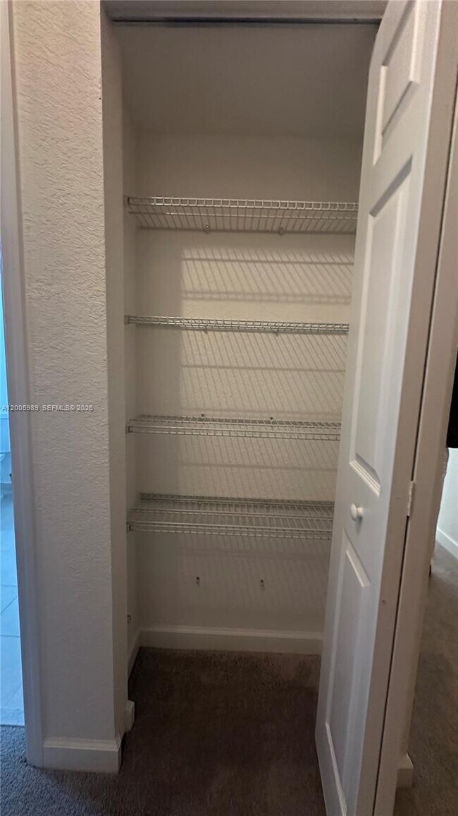 Building Photo - 3423 W 110th St