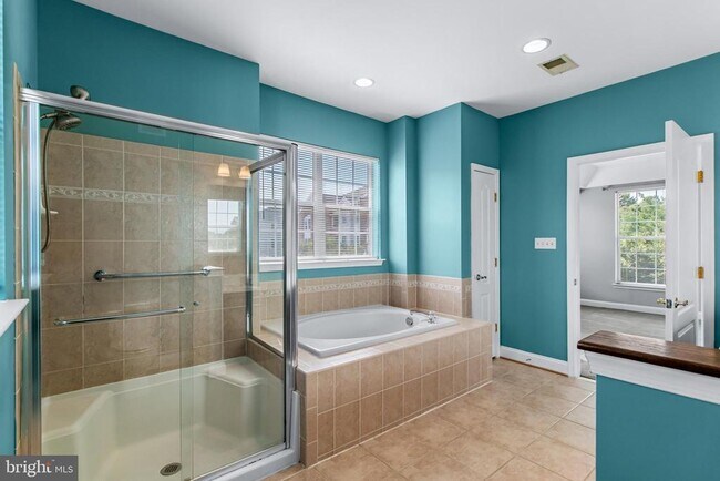 Building Photo - 5900 Great Star Dr