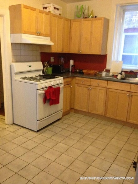 Building Photo - 59 Lubec St