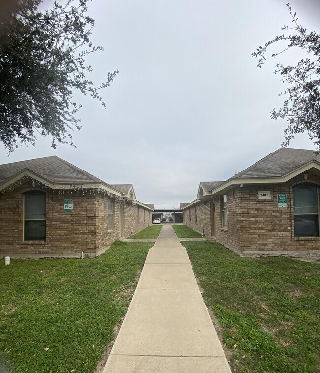 Building Photo - 2407 Moonlight Ln