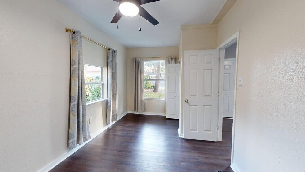 Building Photo - 112 S Chandler Ave