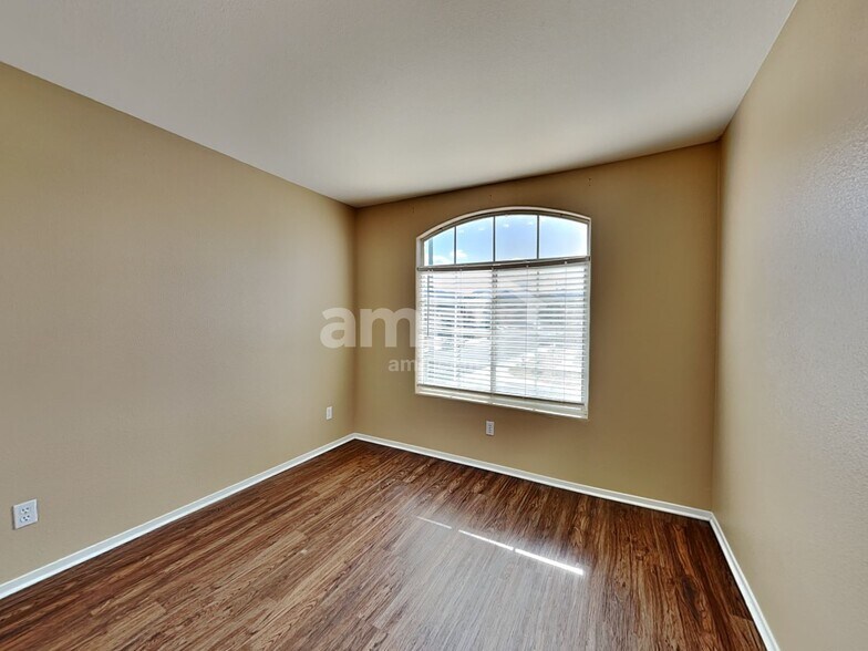 Building Photo - 7400 Fencerow St