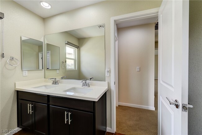 Building Photo - 7017 Pearl Hilltop Ct