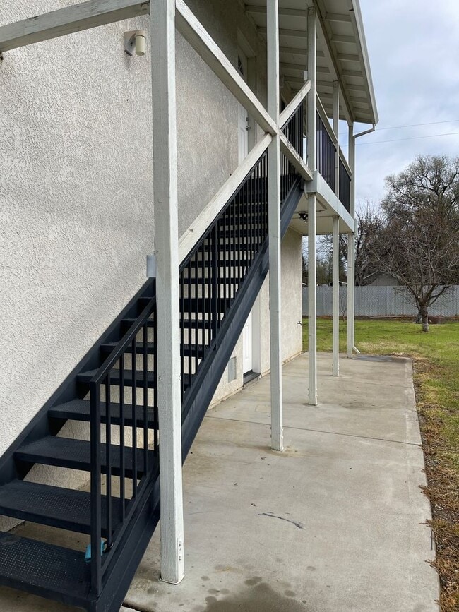 Building Photo - 3 BED 2 BATH W/ATTACHED MOTHER-IN-LAW SUITE *SOLAR PANELS ON ROOF = LOW ELECTRIC BILL*