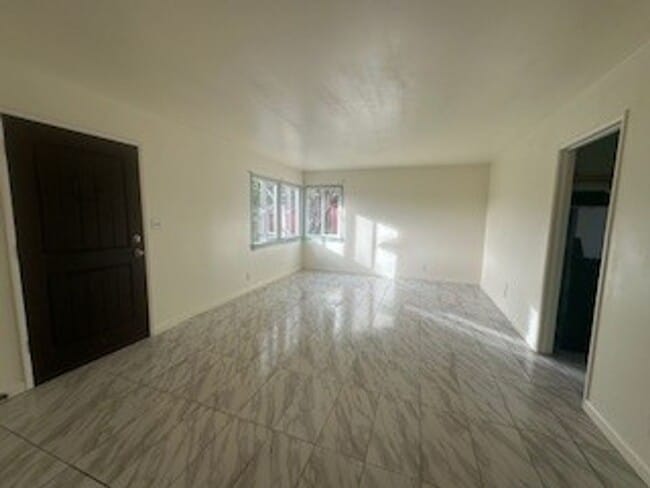 Building Photo - Three Bedroom Single Family Home