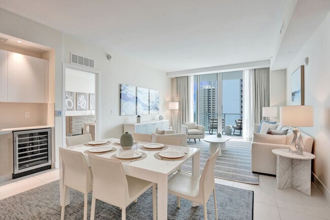 Building Photo - 3100 N Ocean Dr