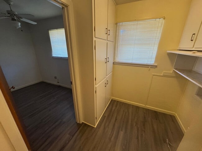 Building Photo - 550 E N 19th St