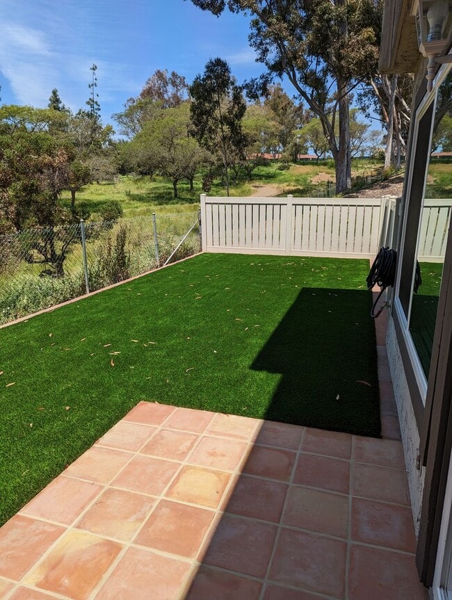 Building Photo - Upgraded 2 Story 2 Bed/1.5 Bath Condo