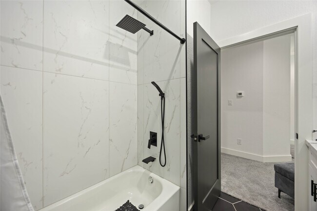 Building Photo - 964 Lucky St