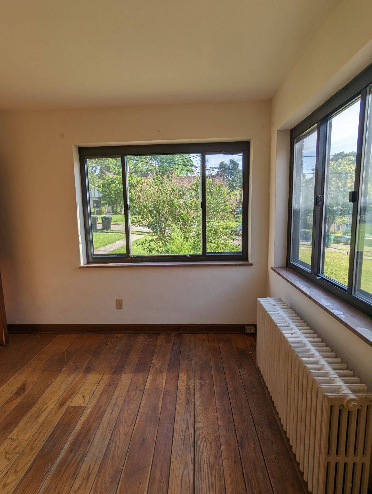 Building Photo - 2813 Temple Ave
