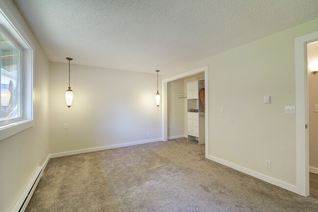 Building Photo - 3bd/2ba North Bend House