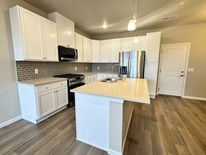 Building Photo - 6800 Merseyside Ln