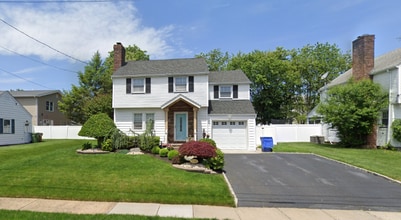 Building Photo - 130 Birchwood Rd