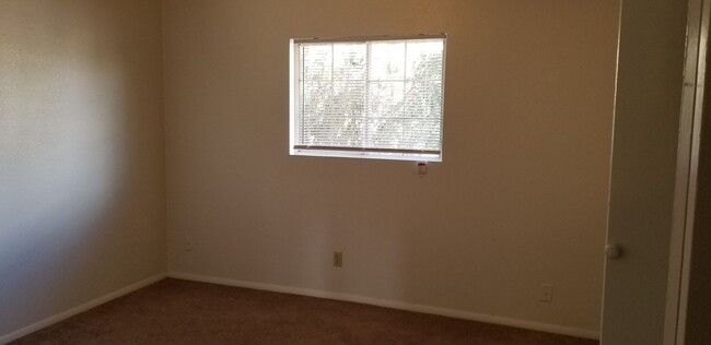 Building Photo - SPACIOUS 3 BEDROOM 2 BATH TEMPE HOME!!!