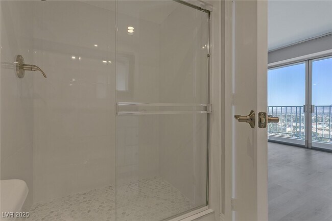 Building Photo - 3111 Bel Air Dr