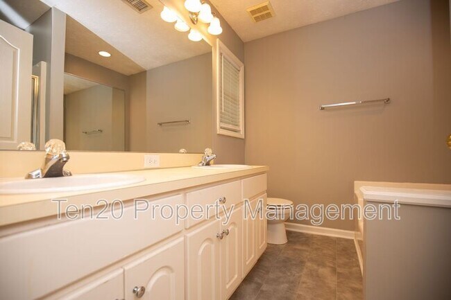 Building Photo - 5015 Hidden Hills Ct