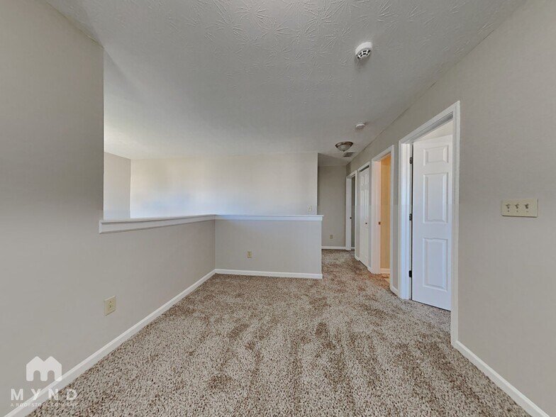 Building Photo - 2352 Rosewood Dr