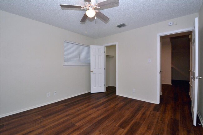 Building Photo - 11314 Walnut Ridge Dr