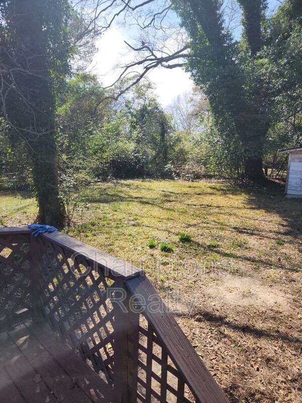 Building Photo - 5415 Eugenia Ave