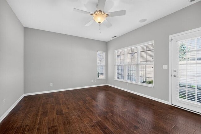 Building Photo - Unique Centennial Townhome