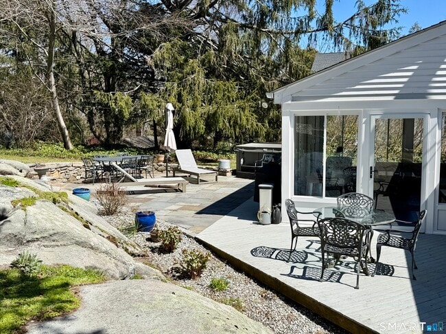 Building Photo - 509 Boston Post Rd