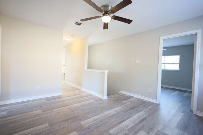 Building Photo - 9519 Braun Square