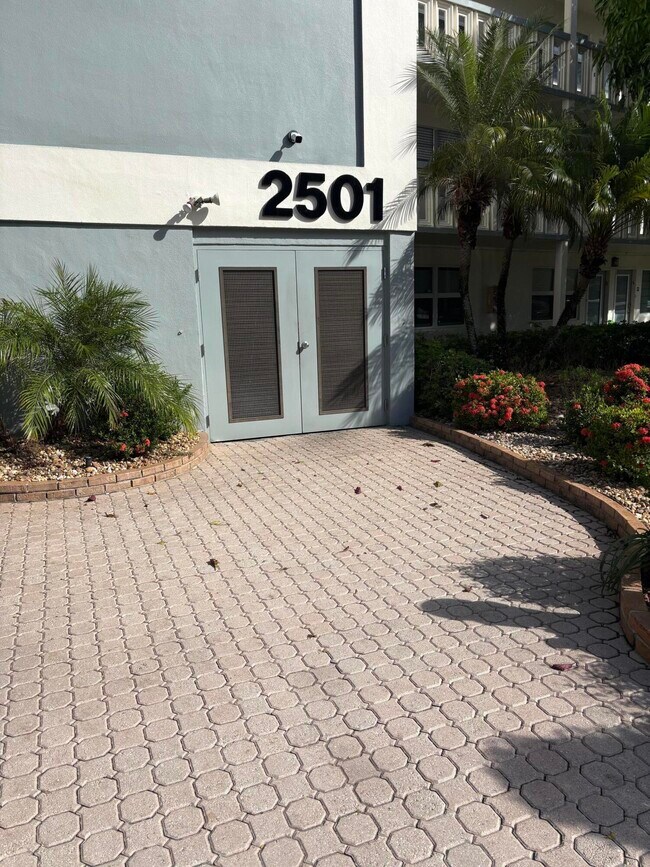 Building Photo - 2501 Antigua Terrace