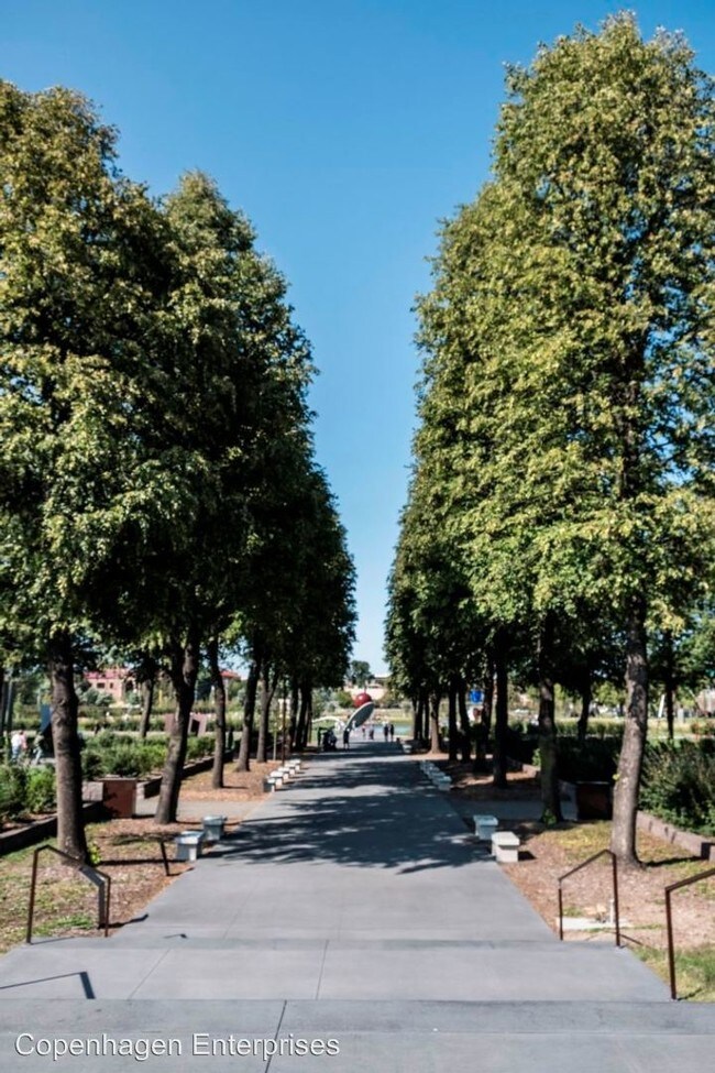 Building Photo - 1912 Clinton Ave