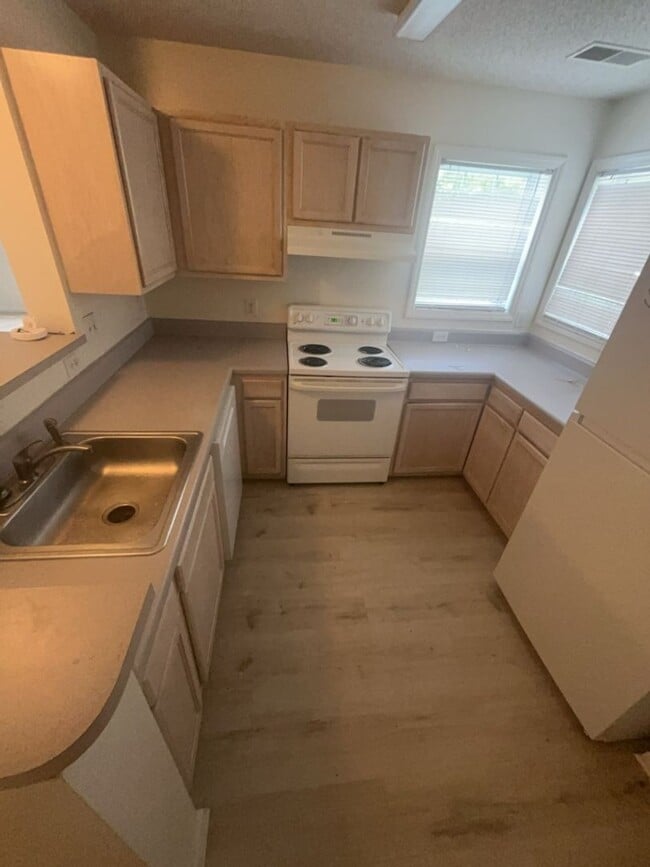 Building Photo - 3730-303 PARDUE WOODS PL