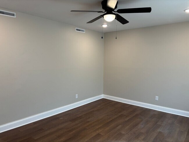 Building Photo - Beautifully Remodeled 3 Bed 1 Bath House