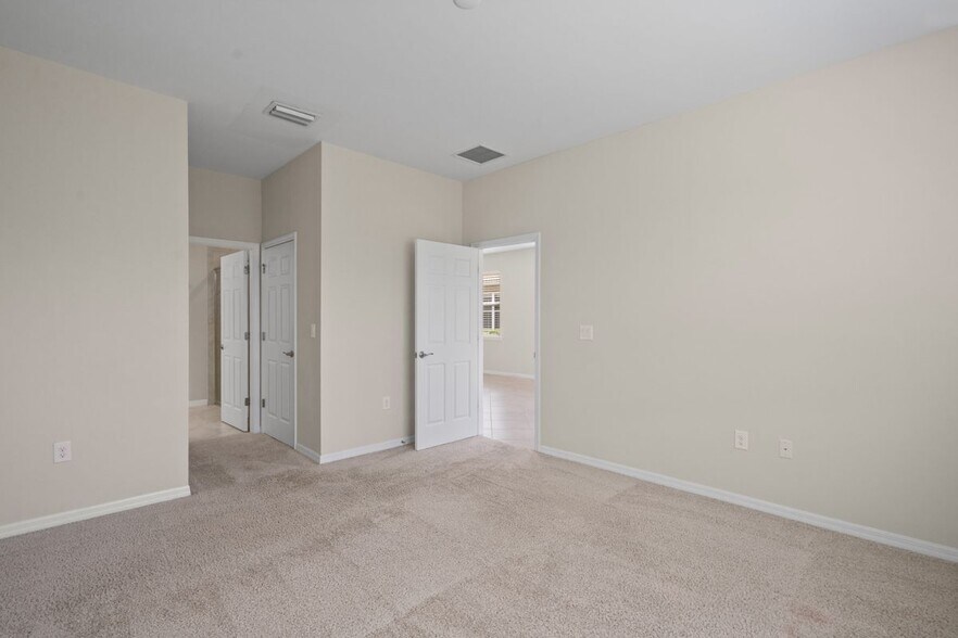 Building Photo - 4443 Dutchess Park Rd