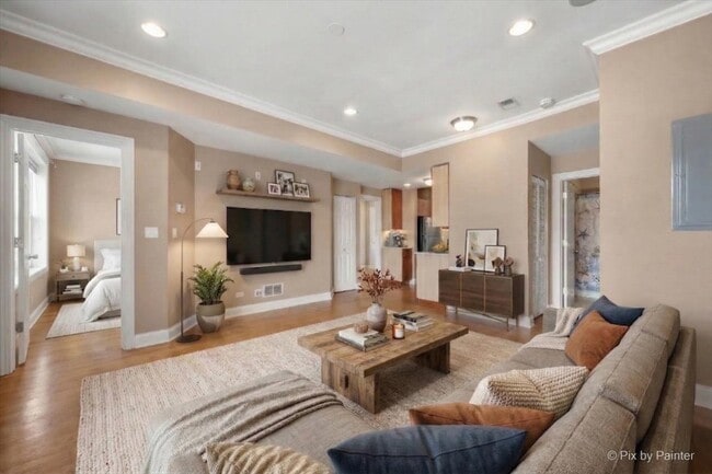 Building Photo - 6146 N Ravenswood Ave