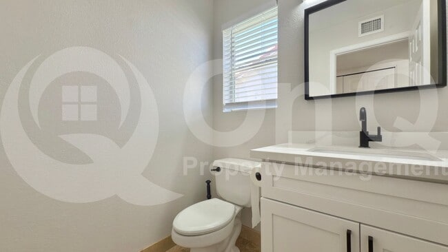 Building Photo - 14858 S 46th Pl