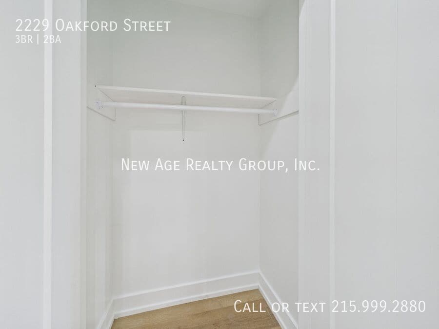 Building Photo - 2229 Oakford St