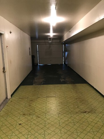 Garage - 996 Belmont Terrace