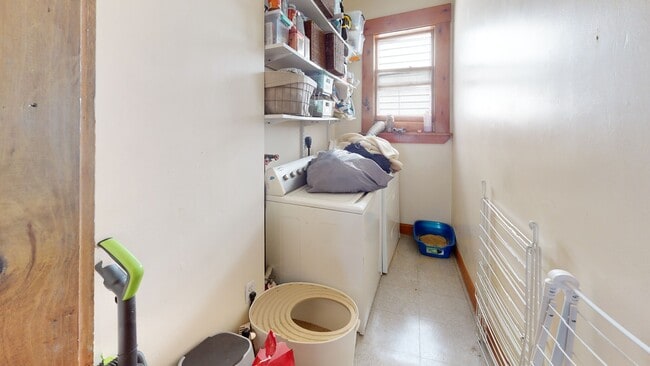 Building Photo - 40 Mozart St