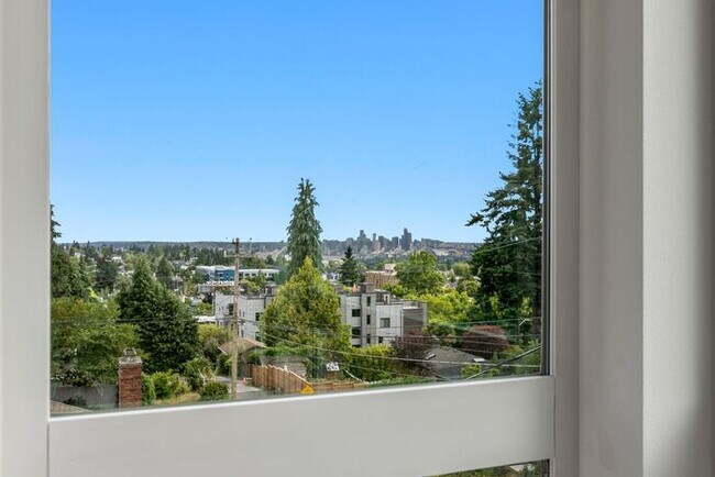 Building Photo - Air Conditioned Hilltop Gem w/ 360° Rooftop Ocean, Mountain and Skyline Views