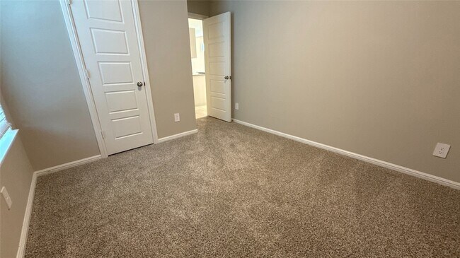 Building Photo - 3025 Pecan Farm Ln