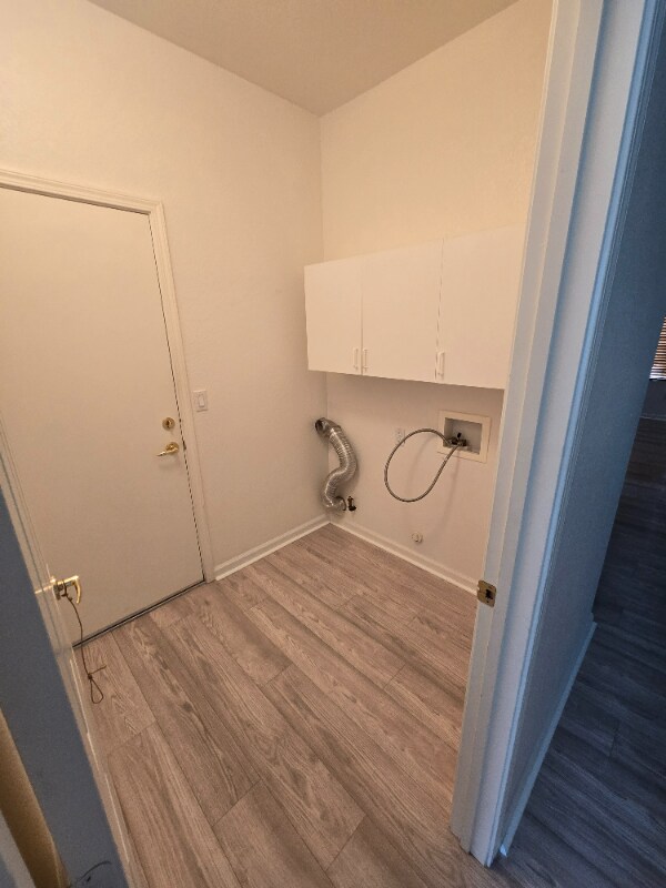 Building Photo - 405 Hopkins Ct