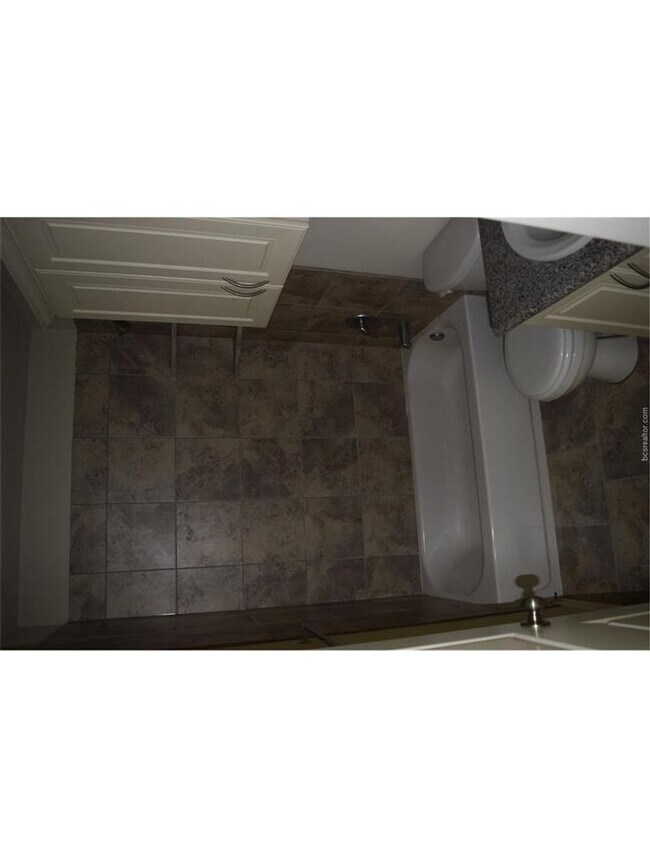Building Photo - Stunning 3 Bed, 2 Bath in Creek Meadows!