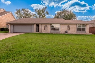 Building Photo - 625 Augusta Dr