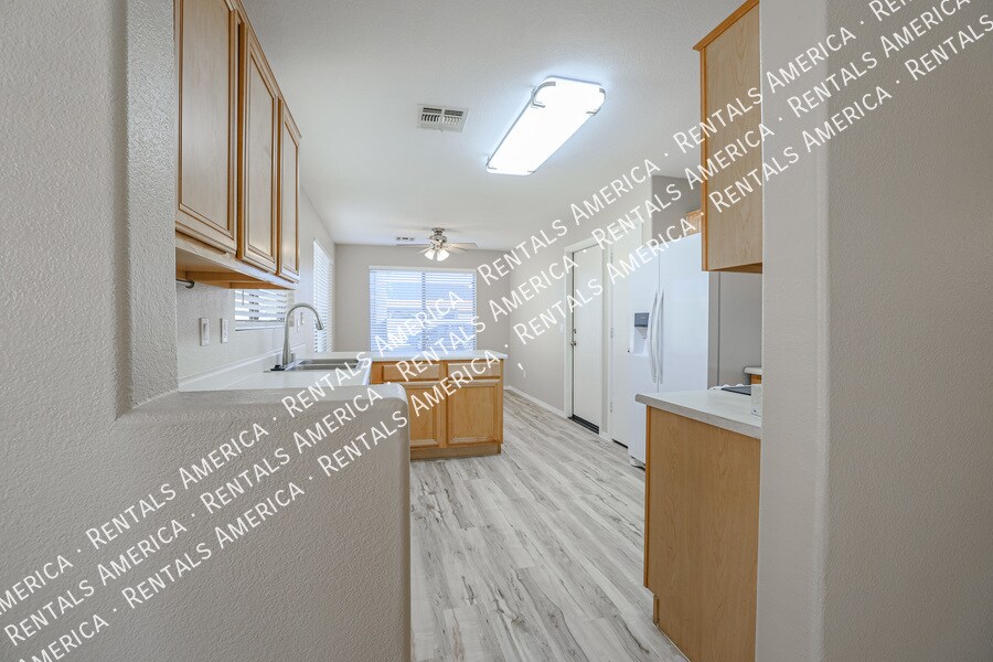 Building Photo - 16212 N 162nd Ave