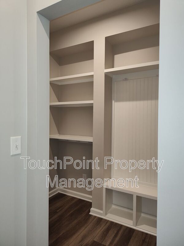 Building Photo - 8114 Overmeadow Ln