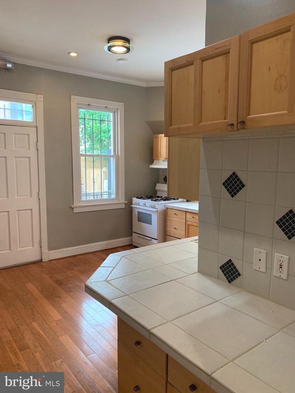 Building Photo - 15 Seaton Pl NW