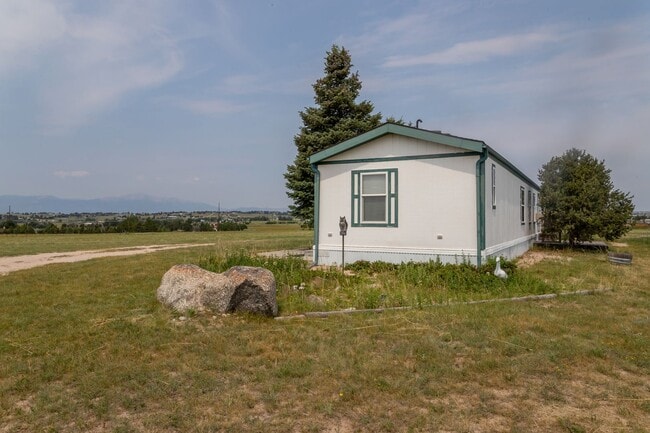 Building Photo - Charming Home on a Spacious Lot with No HOA!