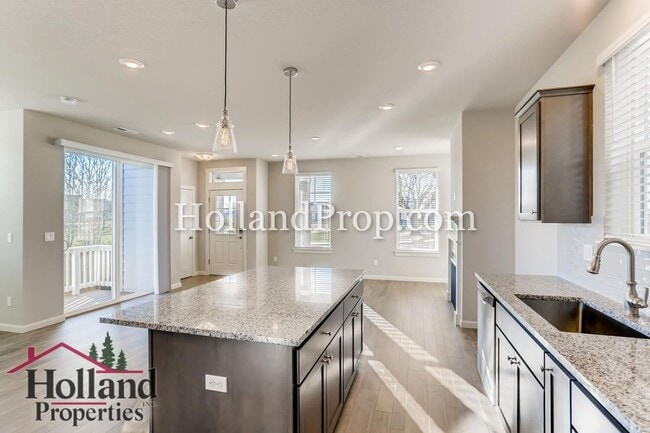 Building Photo - Modern Luxury Living Near Intel, Parks & Everything You Need!