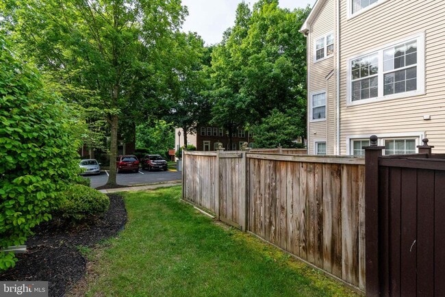 Building Photo - 10301 Greenspire Way